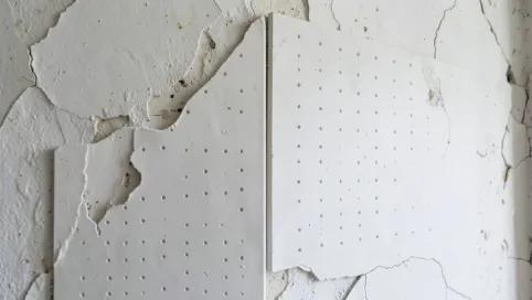 klejenie płyt g k na stare tynki