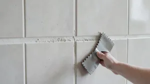 Klejenie płytek na płytki