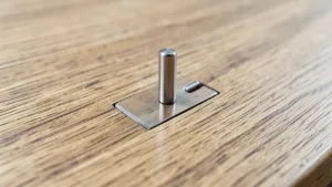 Kołki do montażu schodów