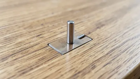 Kołki do montażu schodów