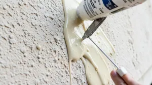 Koszt położenia kleju na elewacji