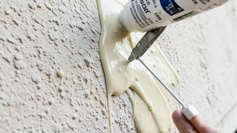 Koszt położenia kleju na elewacji