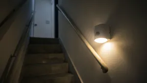 Lampa na klatkę schodową z czujnikiem ruchu