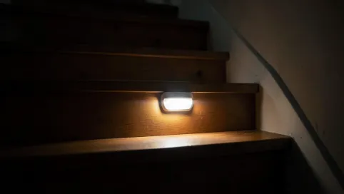 Ledy na schody z czujnikiem ruchu