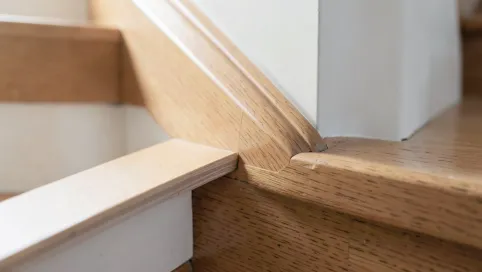 Listwy przy schodach