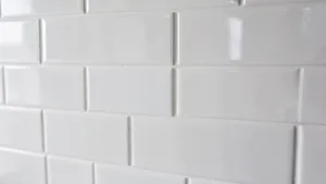 Małe płytki do kuchni na ścianę