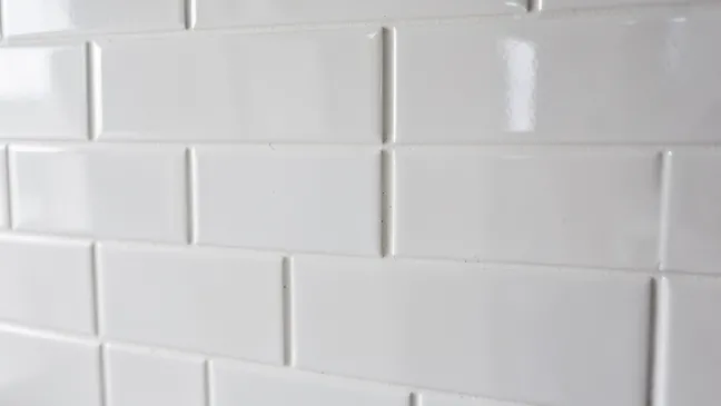 Małe płytki do kuchni na ścianę