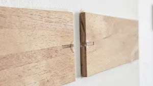 Montaż boazerii drewnianej na klej