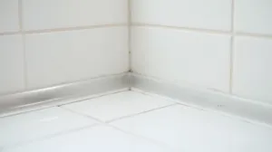 montaż listew narożnikowych do glazury