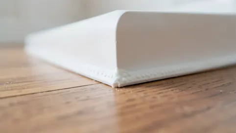 Montaż listew przypodłogowych MDF na klej