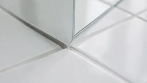 Montaż lustra na płytkach cena