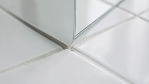 Montaż lustra na płytkach cena