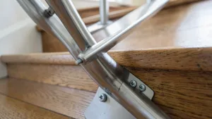 Montaż poręczy schodowej