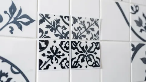 Naklejki na kafelki do łazienki