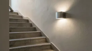 Nowoczesny kinkiet na klatkę schodową