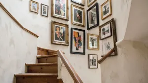 Obrazki na ścianę przy schodach