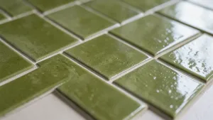 Oliwkowe płytki do łazienki