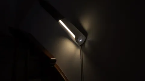 Oprawa schodowa z czujnikiem ruchu i zmierzchu 230V