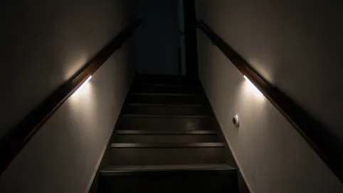 Oświetlenie klatki schodowej LED z czujnikiem ruchu
