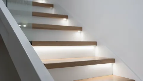 Oświetlenie schodowe z czujnikiem ruchu 230V