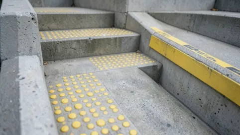 Oznaczenie schodów dla niewidomych