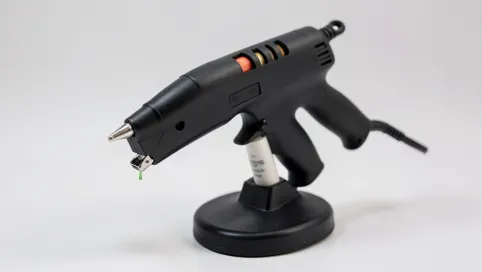 Pistolet do kleju montażowego