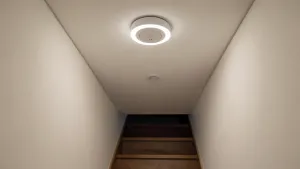 Plafon na klatkę schodową z czujnikiem ruchu