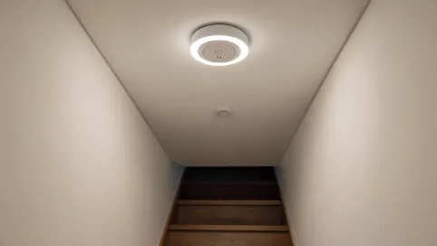 Plafon na klatkę schodową z czujnikiem ruchu