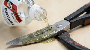 Płyn do usuwania żywicy z narzędzi