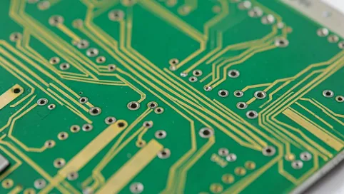 Płytka PCB z czego wykonana
