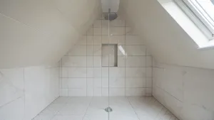 Płytki do łazienki na poddaszu
