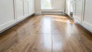 Płytki drewnopodobne do kuchni na podłogę