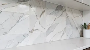 Płytki marmurowe na ścianę w kuchni