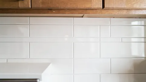 Płytki Między Szafkami W Kuchni