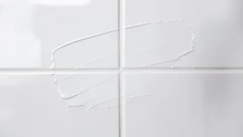 Płytki na płytki jaki grunt