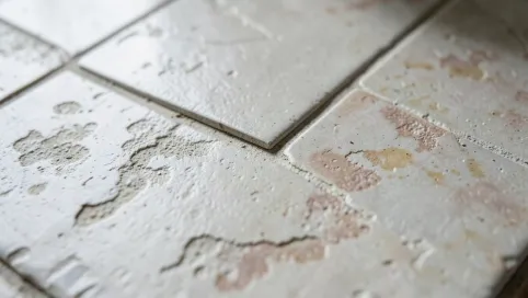 Płytki samoprzylepne na stare płytki