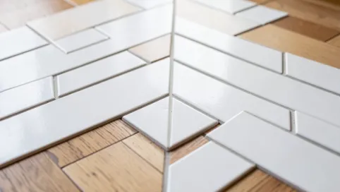 Płytki w jodełkę jak układać