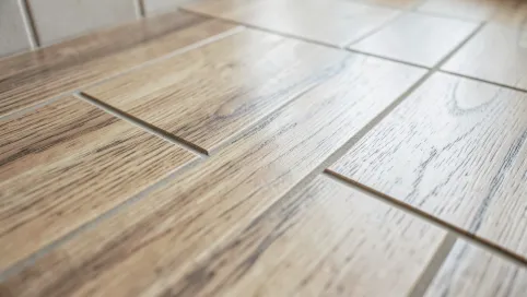 Płytki winylowe do łazienki na podłogę