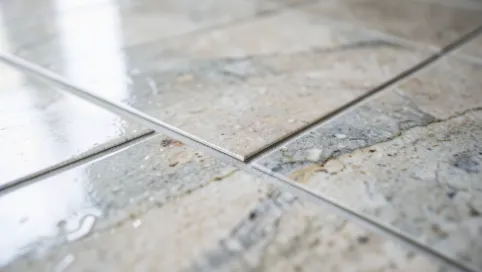 Płytki winylowe samoprzylepne do łazienki