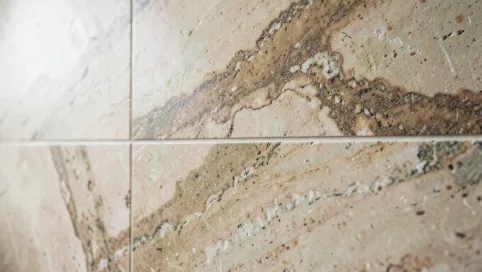 Płytki z kamienia naturalnego do łazienki