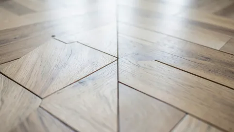 podłoga jodełka panele