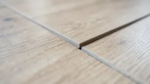 Połączenie Paneli Z Płytkami Drewnopodobnymi