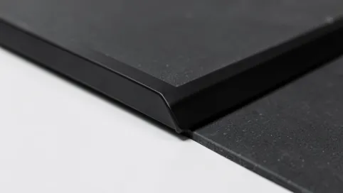 Profil schodowy do glazury czarny