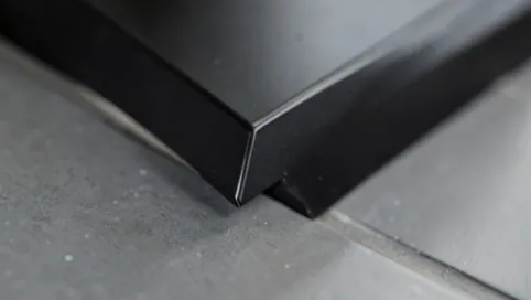 Profil schodowy do płytek czarny