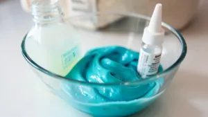 Przepis na slime z kleju i aktywatora