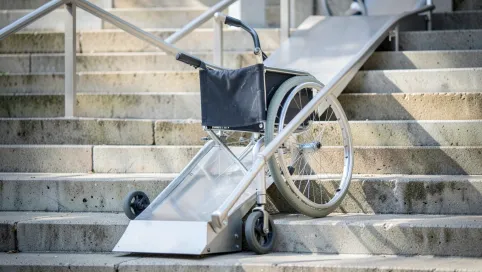 Rampa na schody dla wózków inwalidzkich