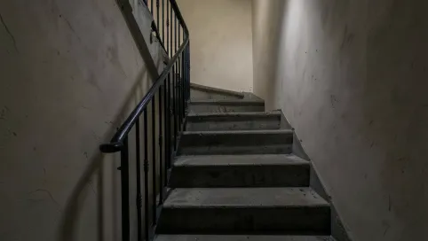 Schody do piwnicy wewnętrzne