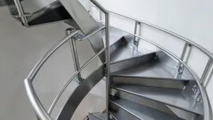 Schody kręcone z montażem