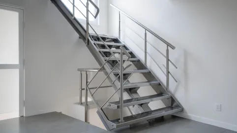 Schody metalowe wewnętrzne cena