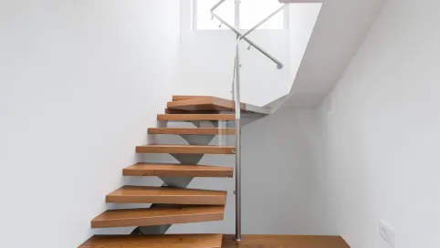 Schody nowoczesne drewniane